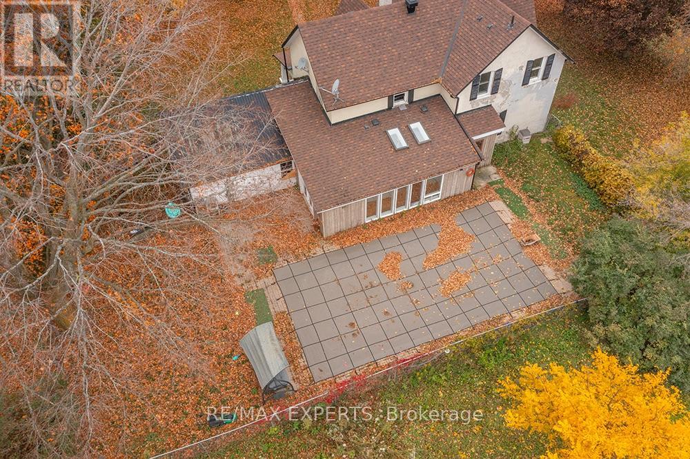 5329 15th Line Property Photo 10