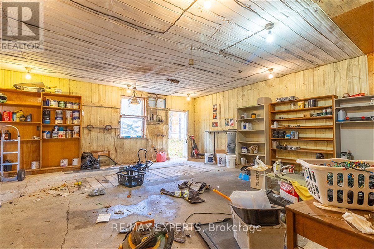 5329 15th Line Property Photo 12