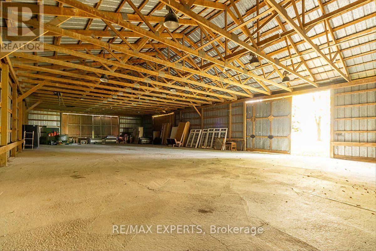 5329 15th Line Property Photo 15