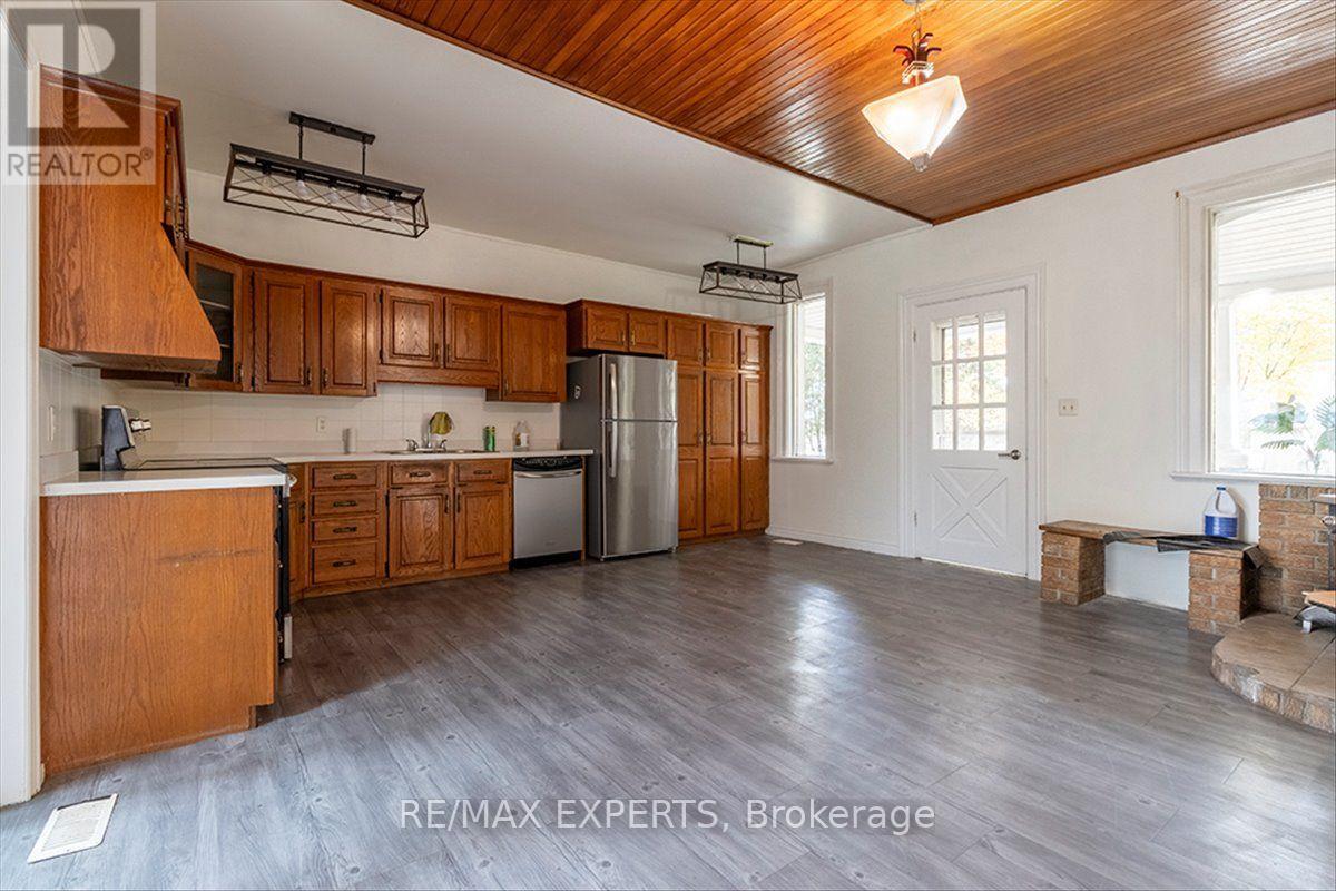 5329 15th Line Property Photo 21