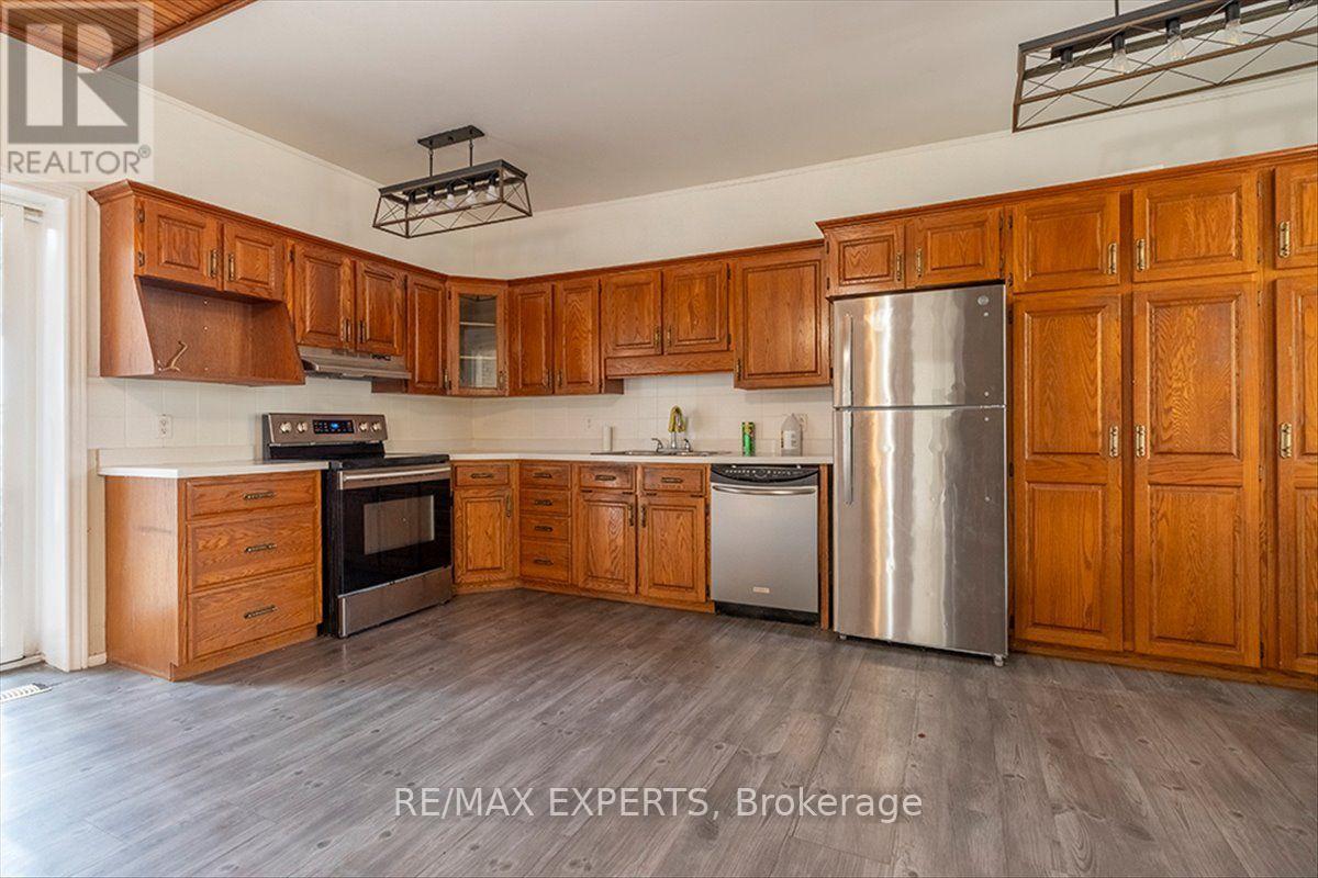 5329 15th Line Property Photo 22