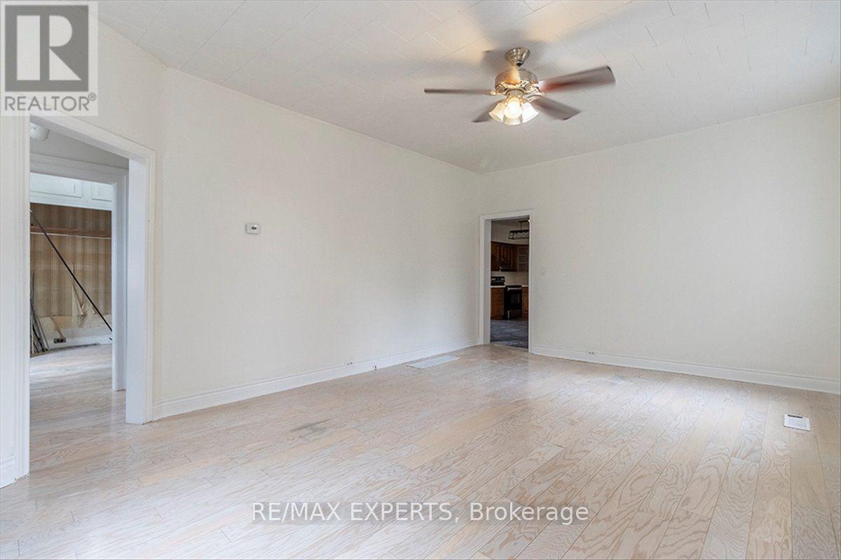 5329 15th Line Property Photo 26