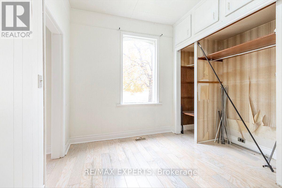 5329 15th Line Property Photo 29