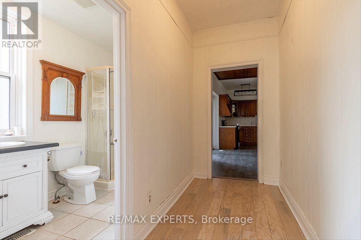 5329 15th Line Property Photo 32