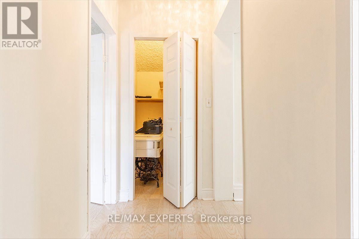 5329 15th Line Property Photo 42
