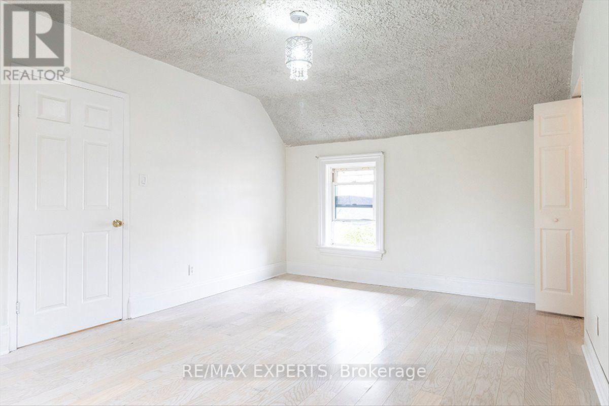 5329 15th Line Property Photo 45