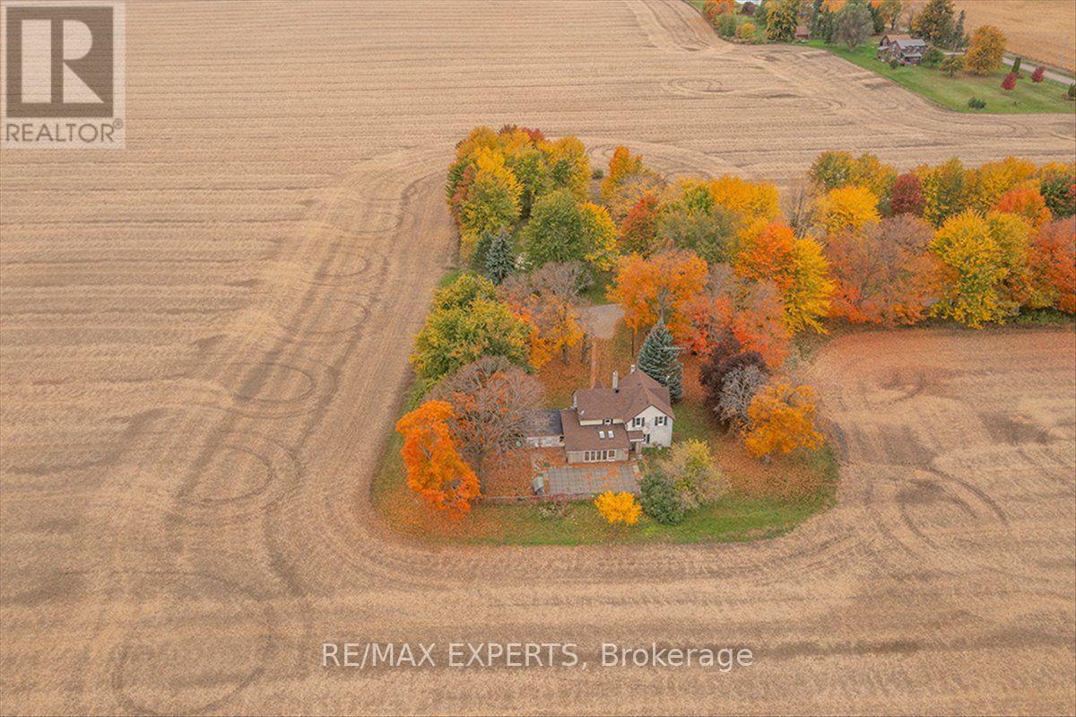 5329 15th Line Property Photo 5