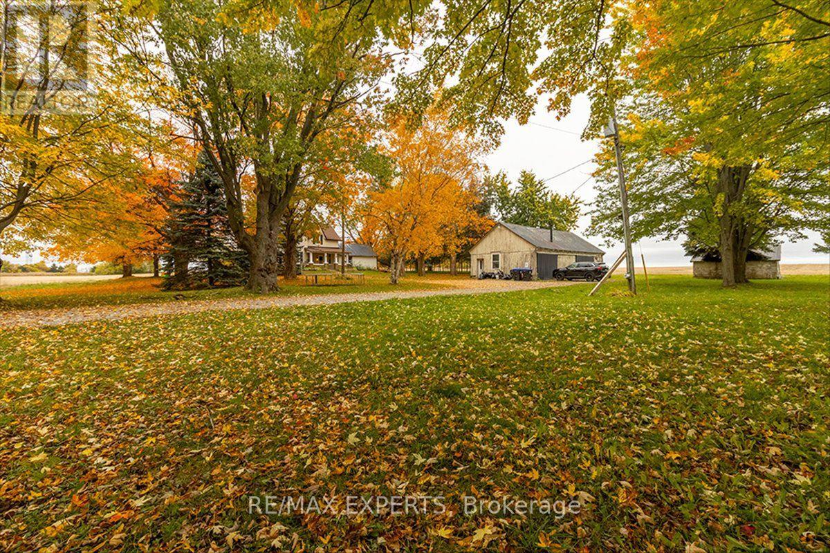 5329 15th Line Property Photo 14