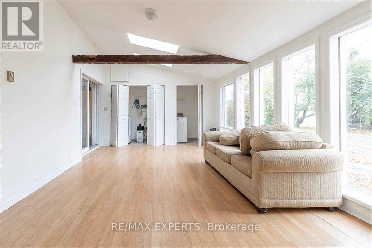 5329 15th Line Property Photo 22
