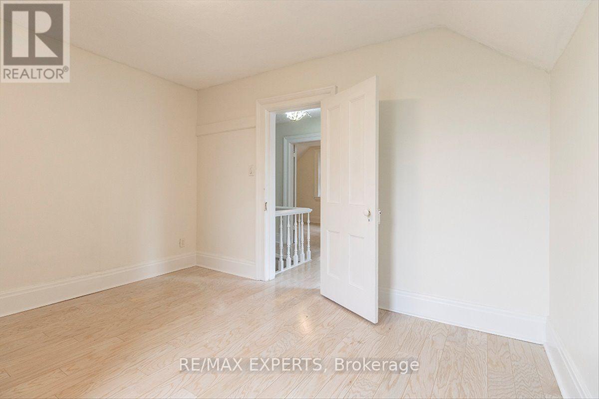 5329 15th Line Property Photo 38
