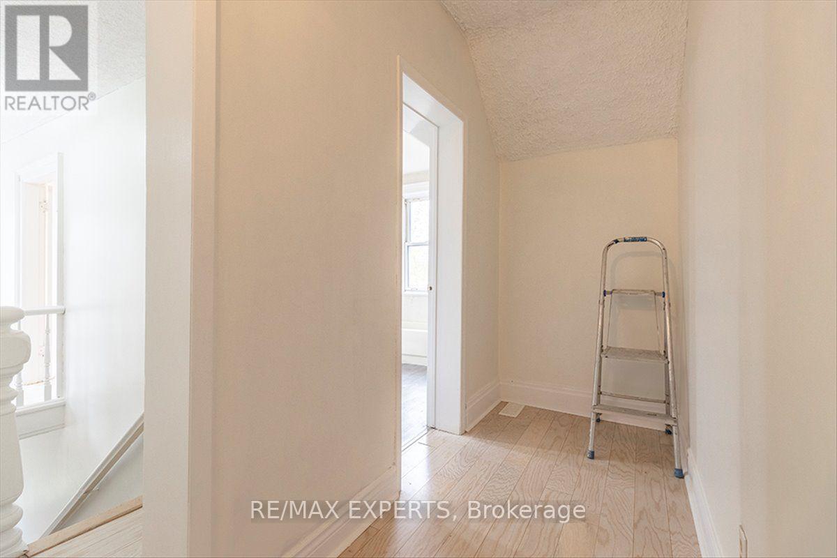 5329 15th Line Property Photo 39