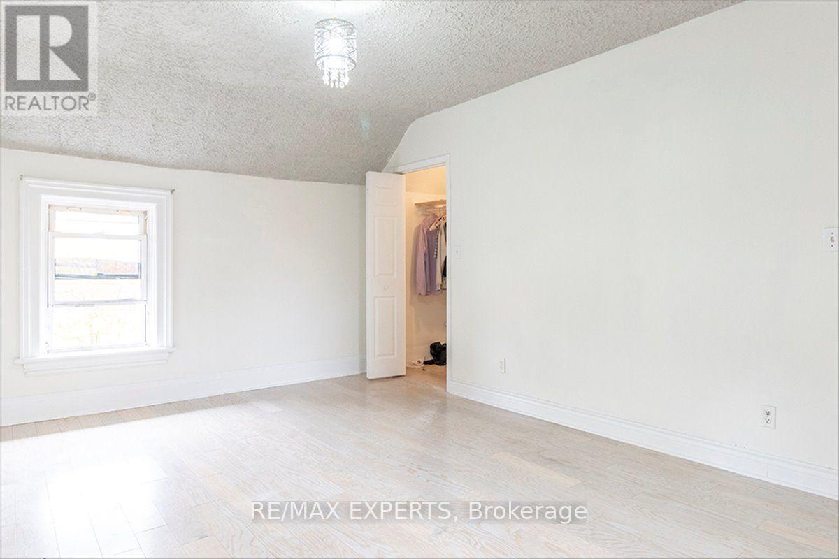 5329 15th Line Property Photo 42