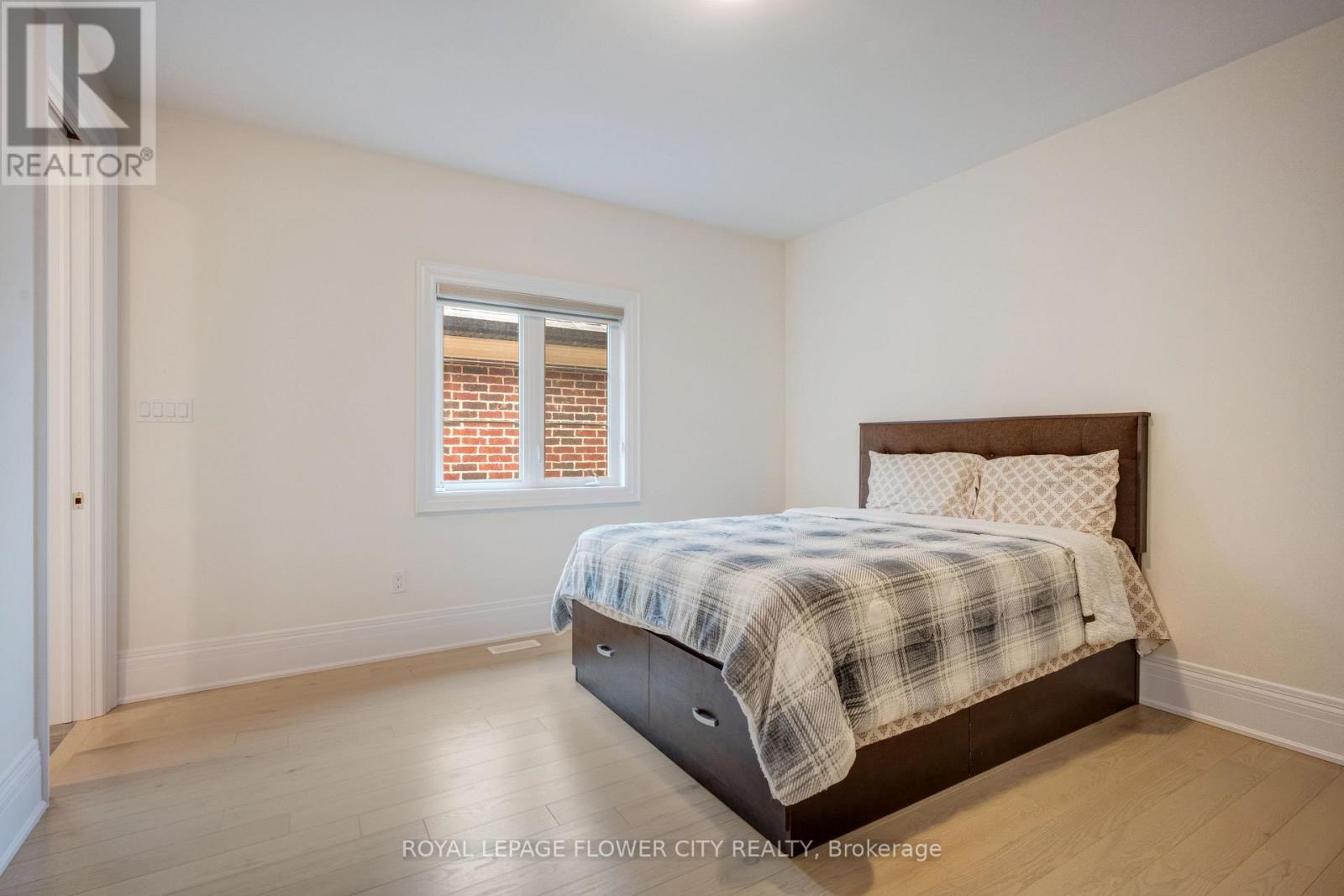 20 Seraville Street Property Photo 36