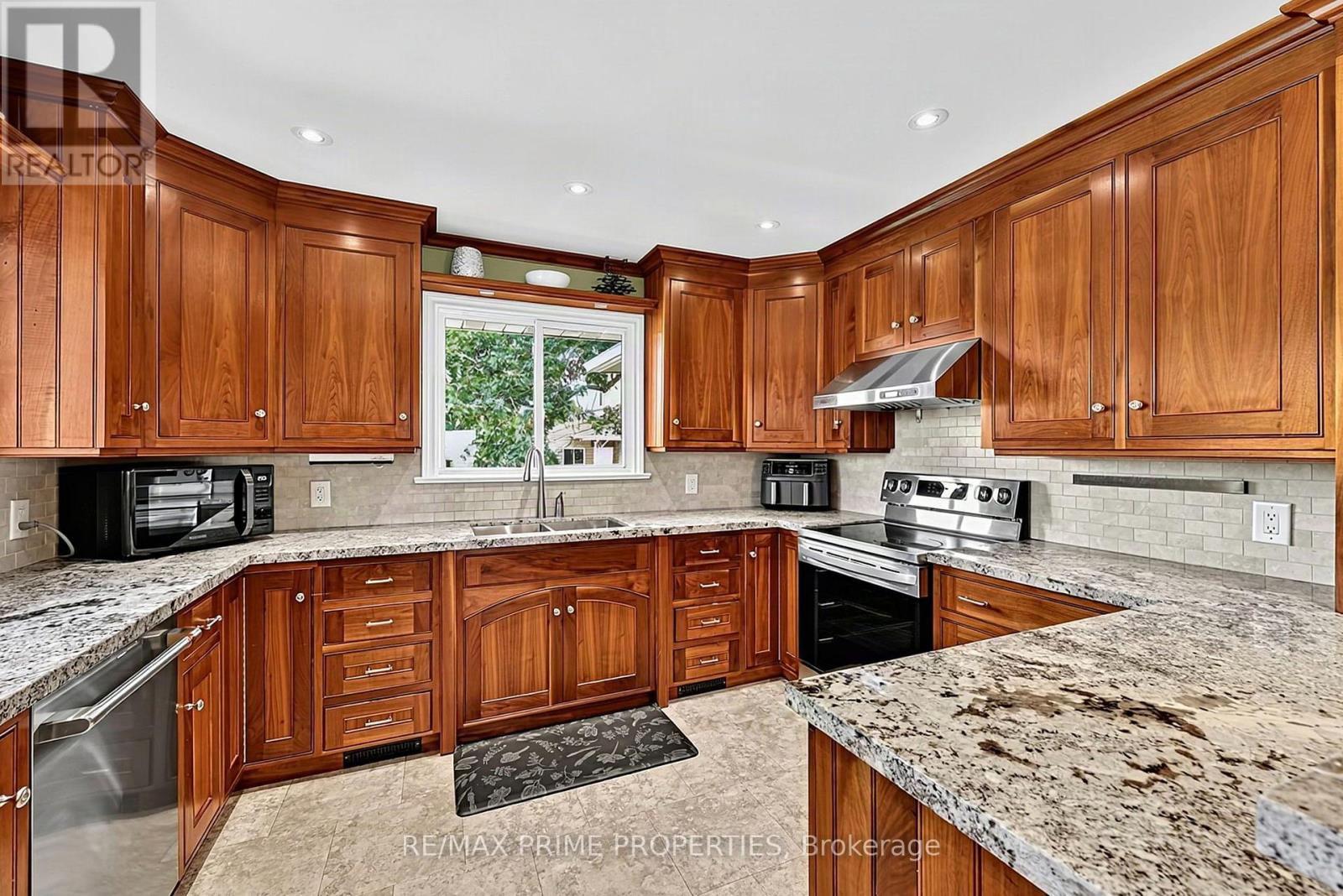 426 Zephyr Road Property Photo 10