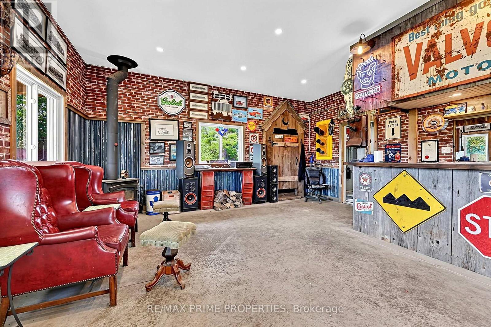 426 Zephyr Road Property Photo 32