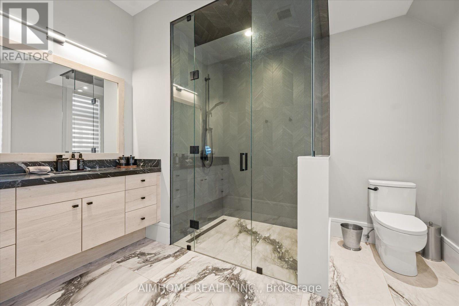 48 Maple Grove Avenue N Property Photo 31