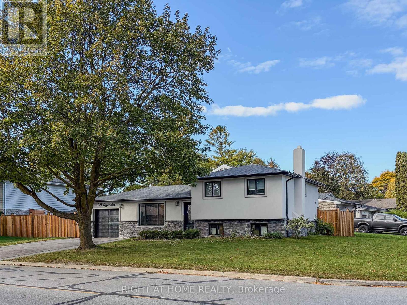 221 TUPPER BOULEVARD Property Photo 1