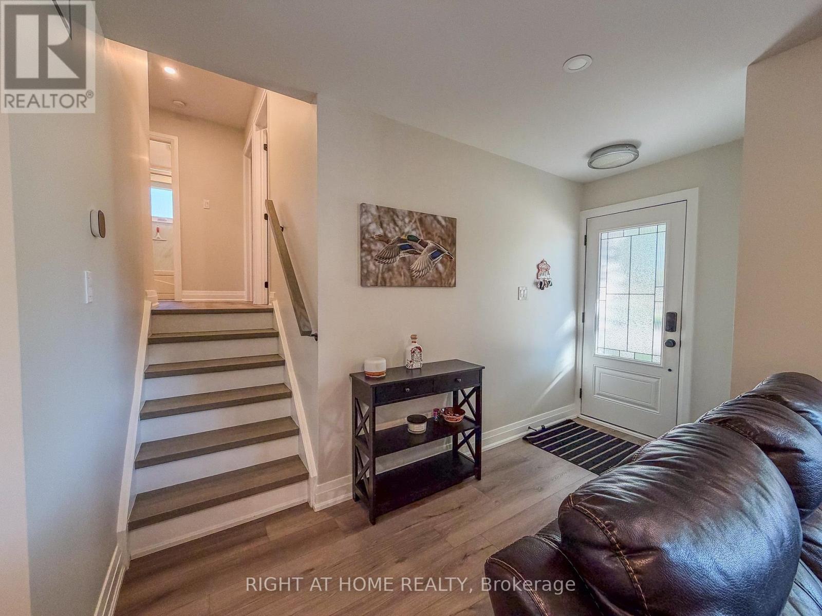 221 Tupper Boulevard Property Photo 3