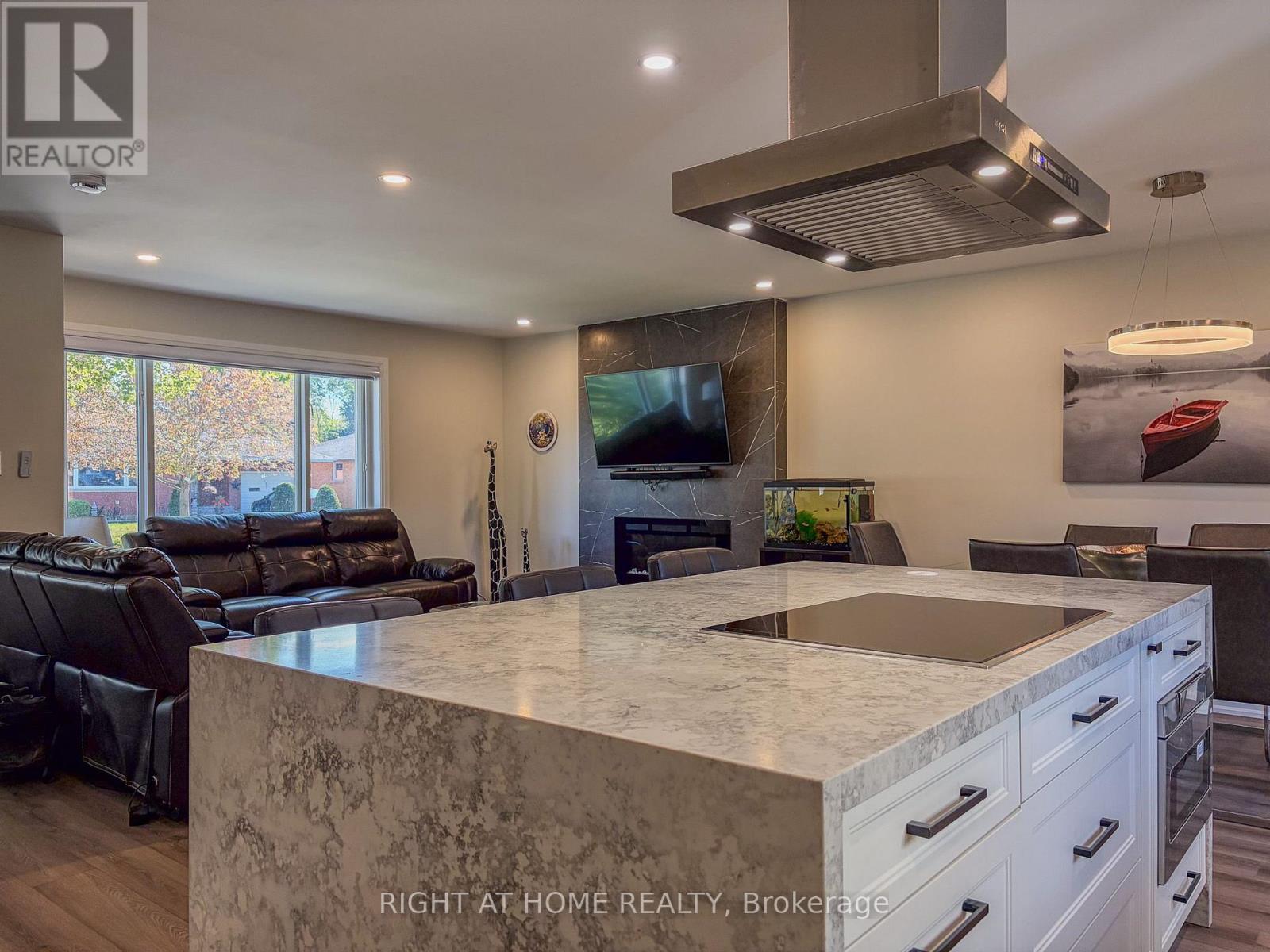 221 Tupper Boulevard Property Photo 6