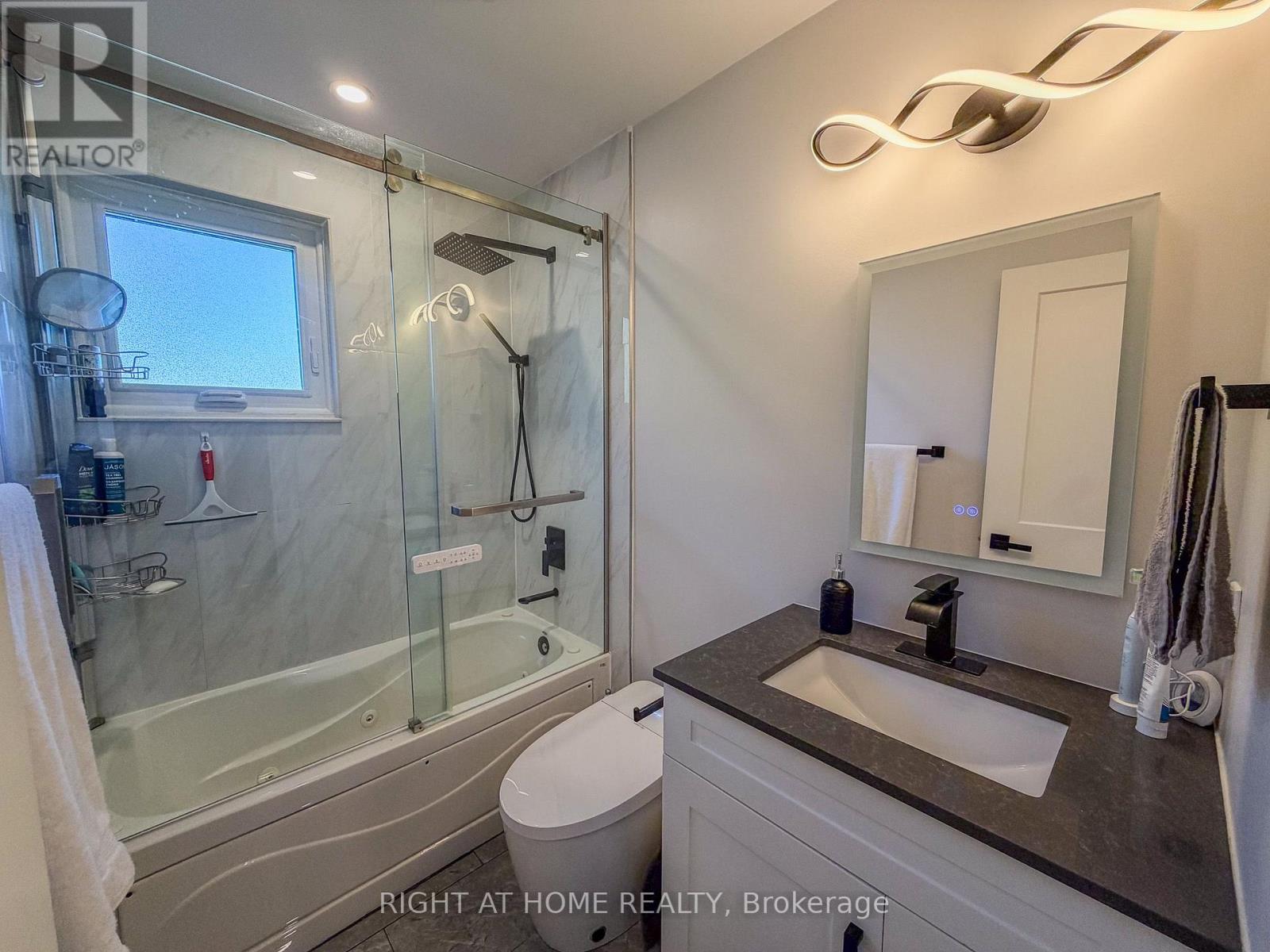 221 Tupper Boulevard Property Photo 16