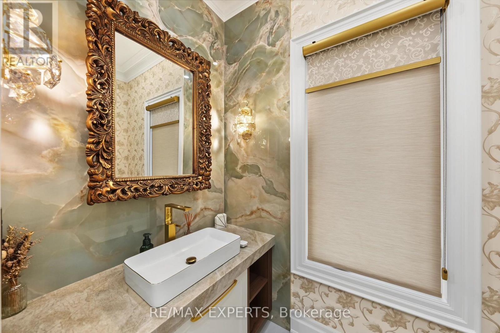 33 Highland Creek Court Property Photo 13