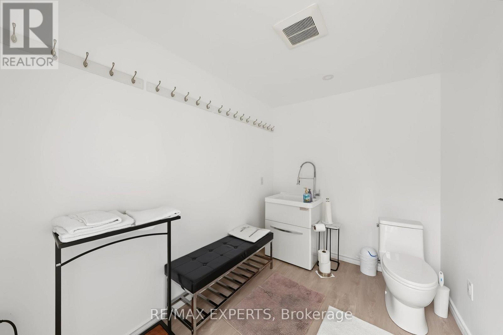 33 Highland Creek Court Property Photo 42