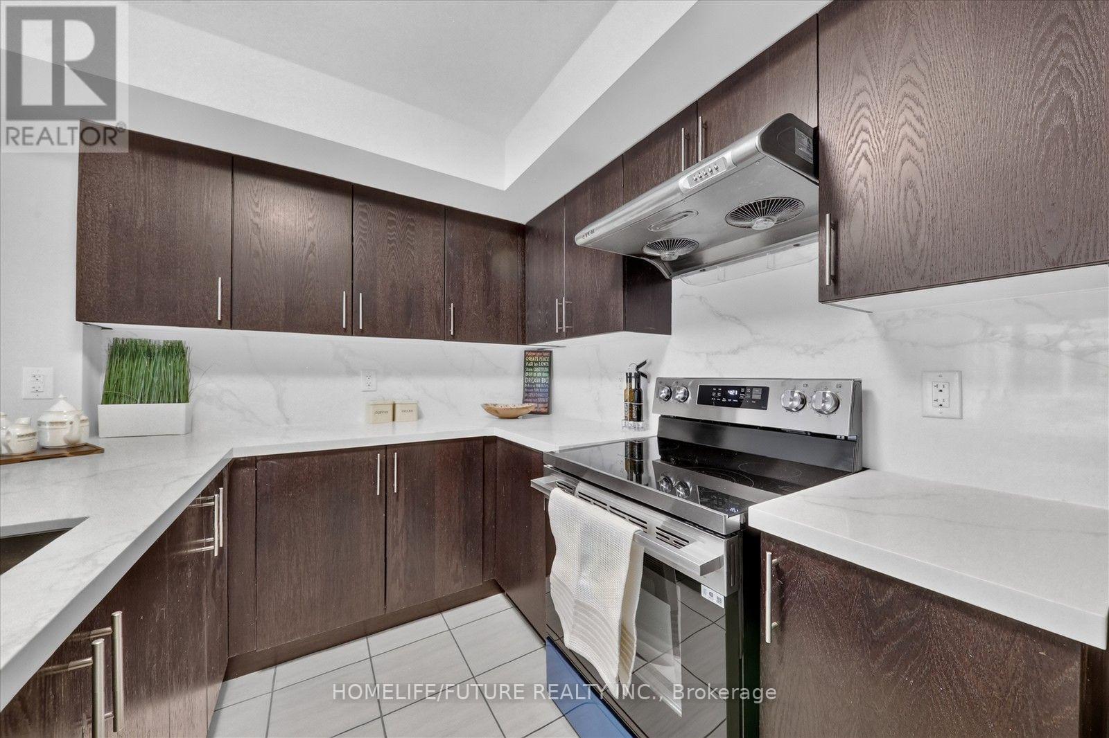 1108 - 65 Lindcrest Manor Property Photo 15