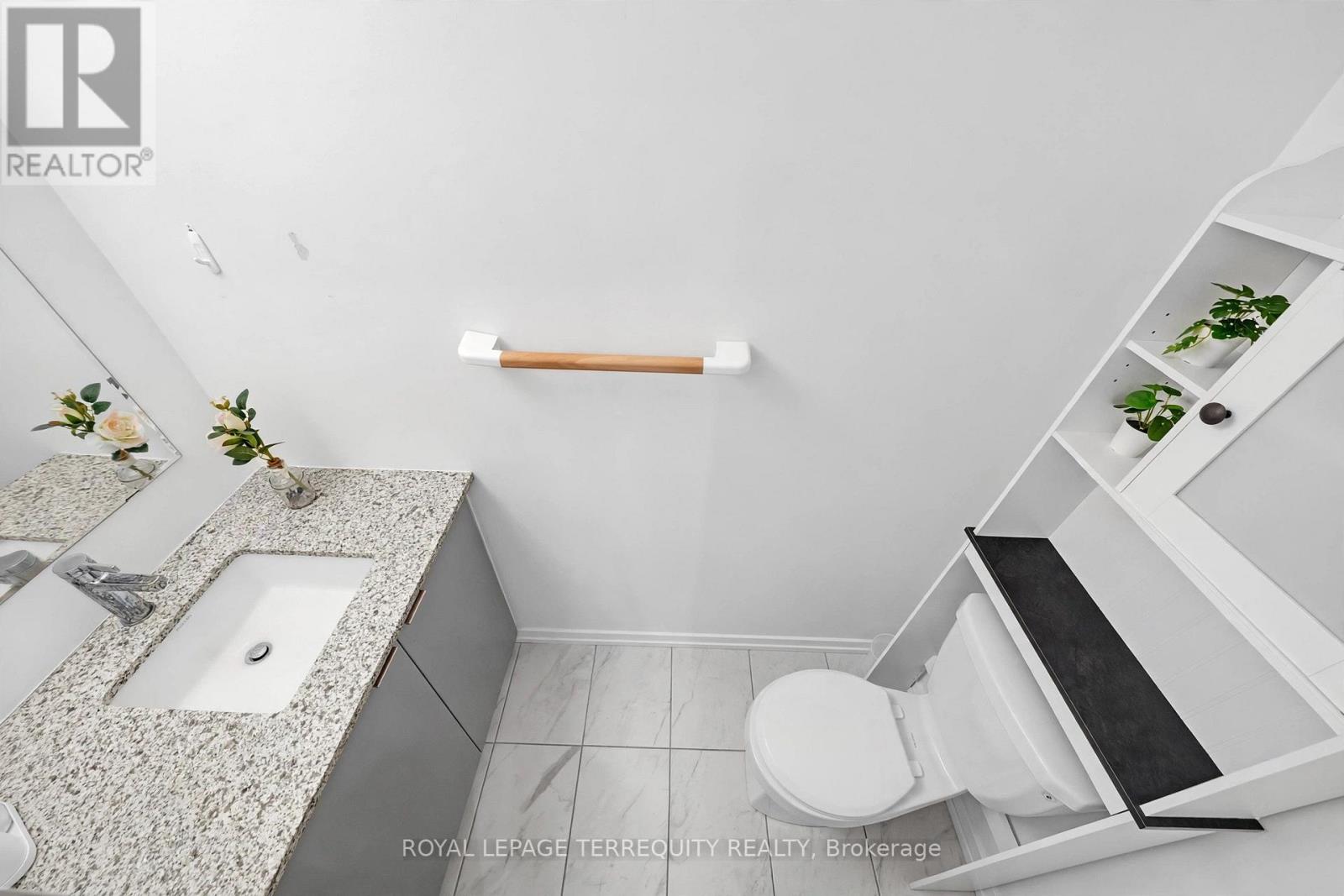 23 - 22 Lytham Green Circle Property Photo 12