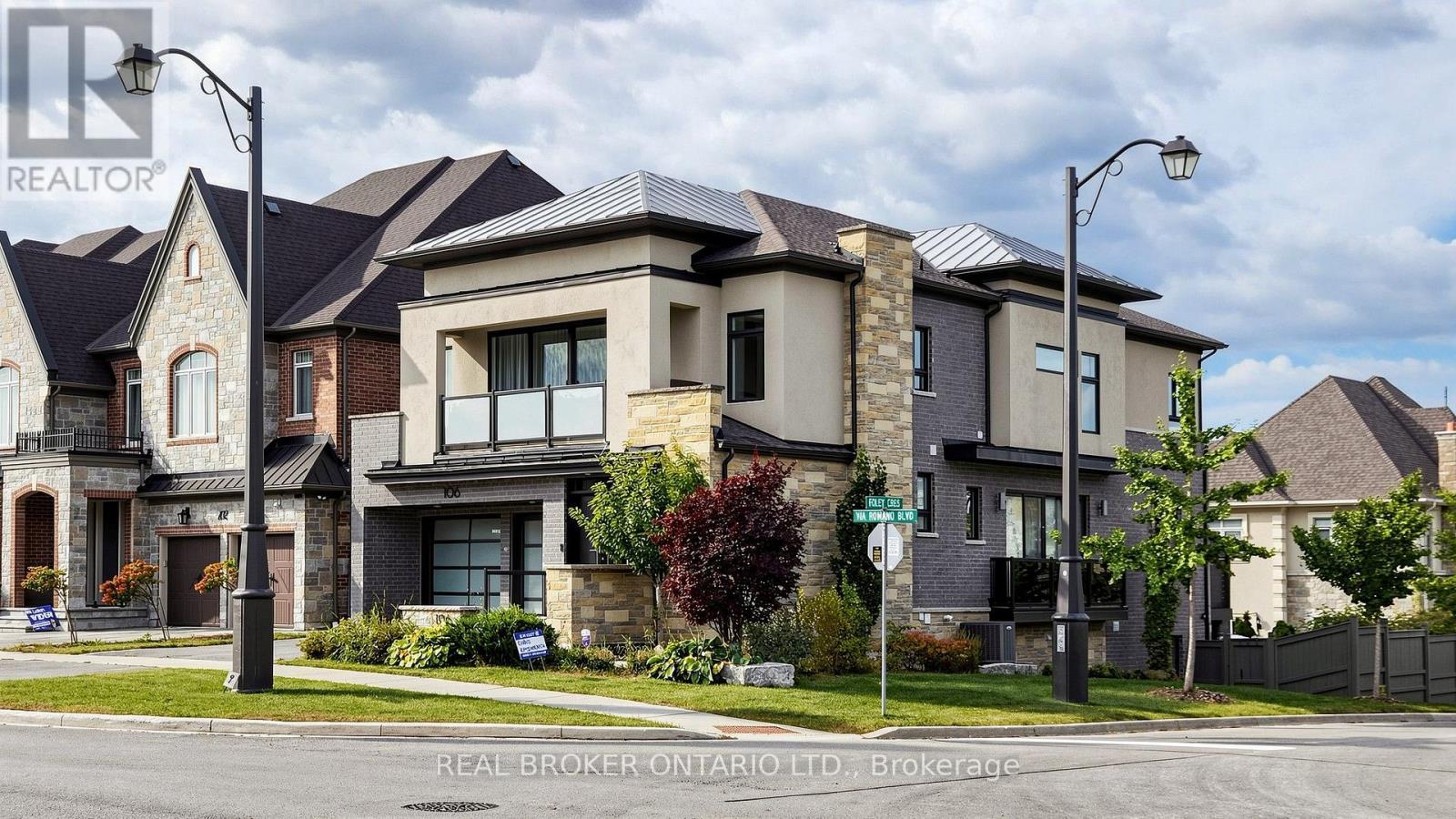 106 Via Romano Boulevard Property Photo 3