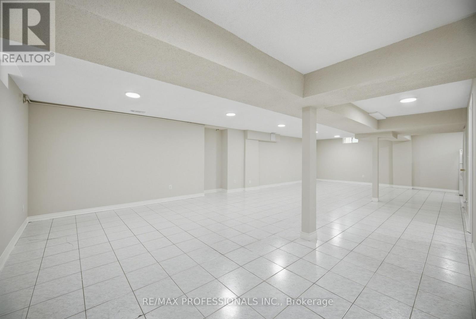8 Piper Court Property Photo 34