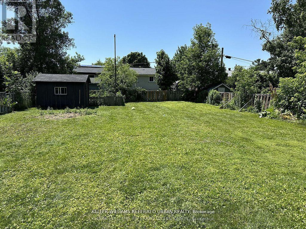 Main - 30 Collins Crescent Property Photo 19