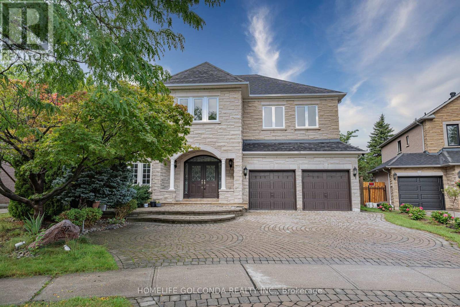 30 Goldring Crescent Property Photo 1