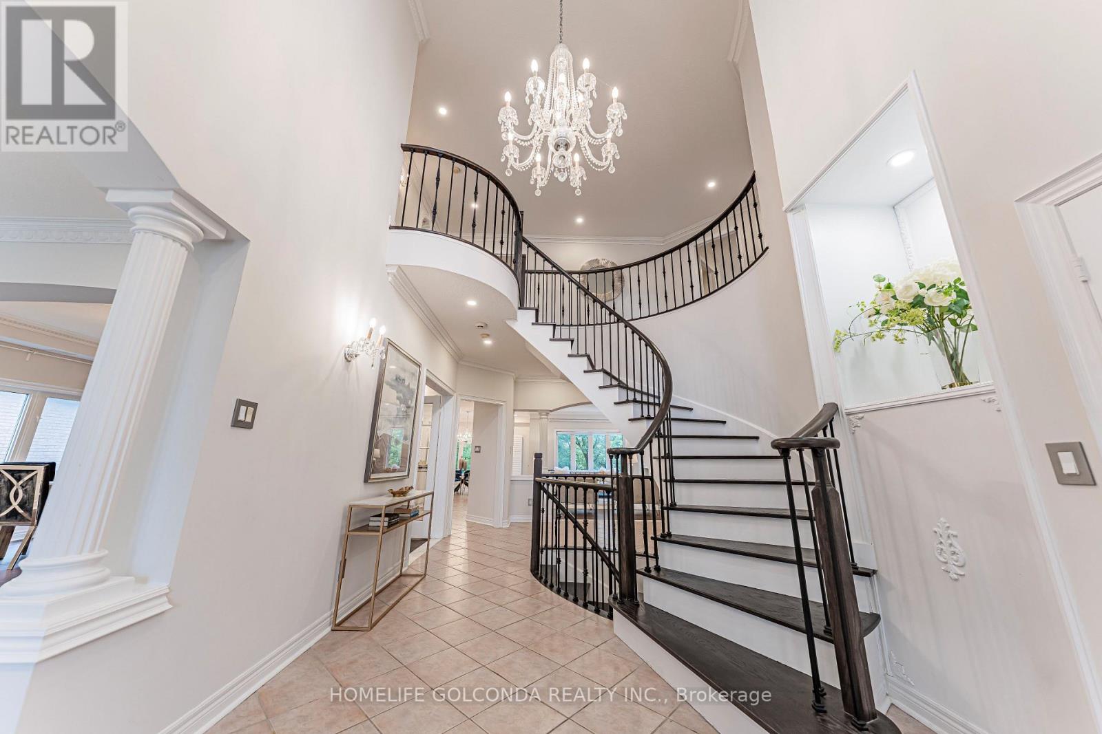30 Goldring Crescent Property Photo 2