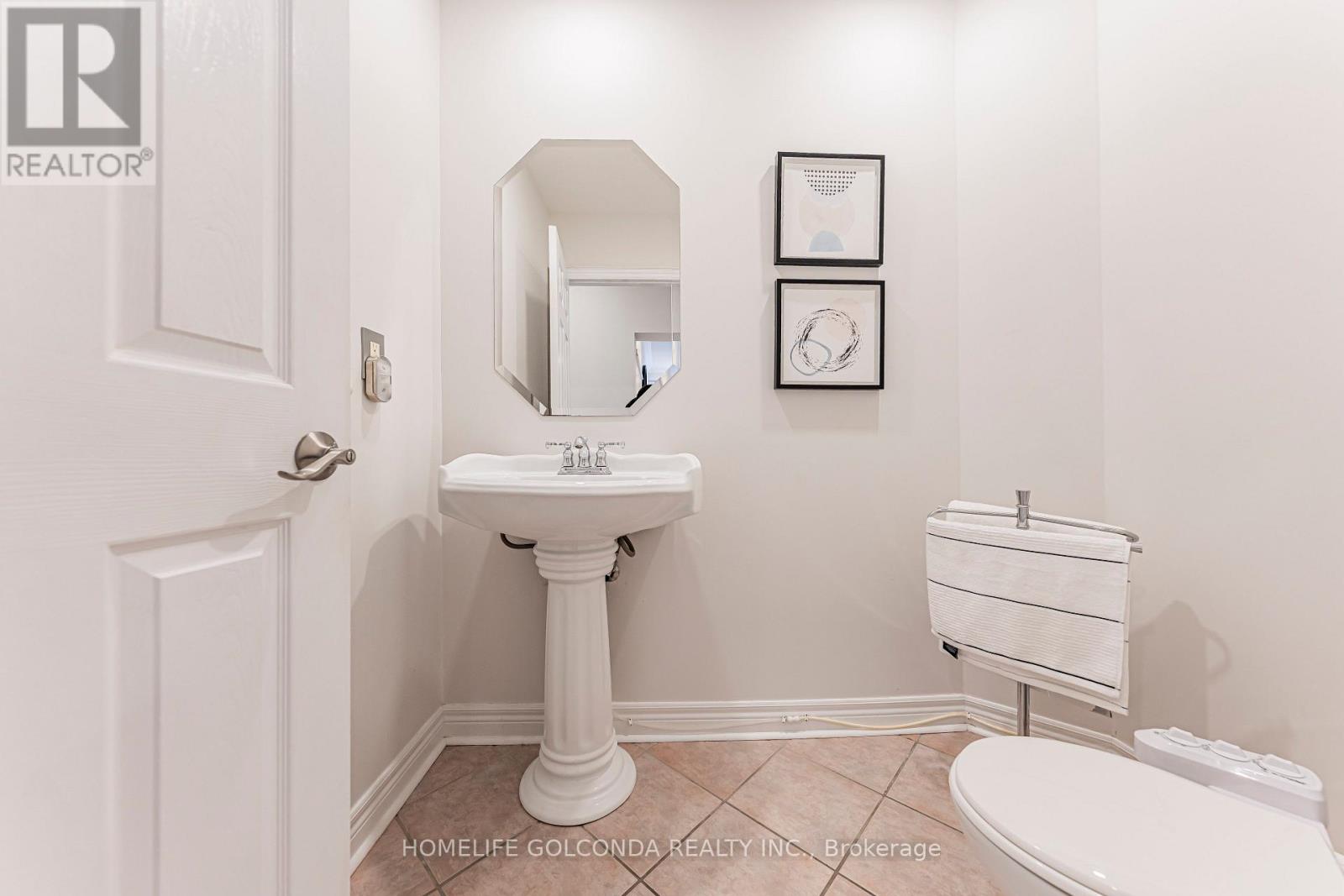 30 Goldring Crescent Property Photo 13