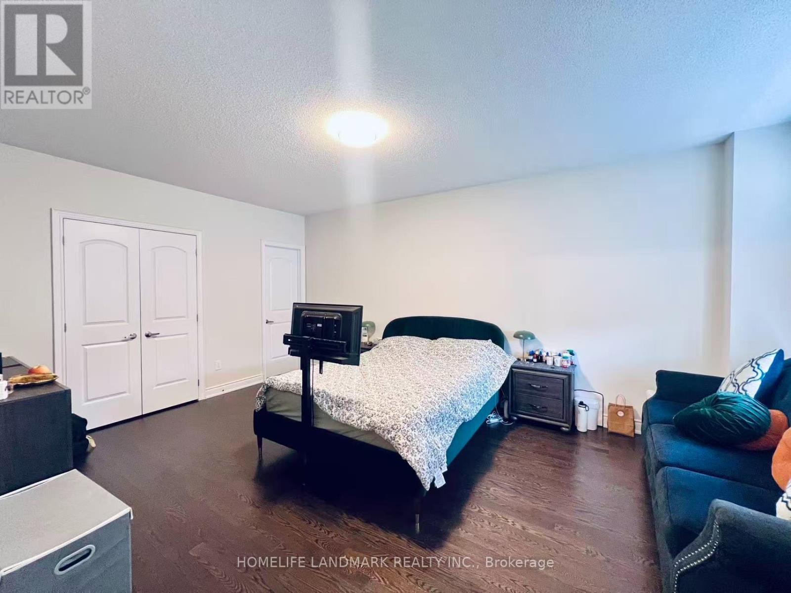 114 Puccini Drive Property Photo 10