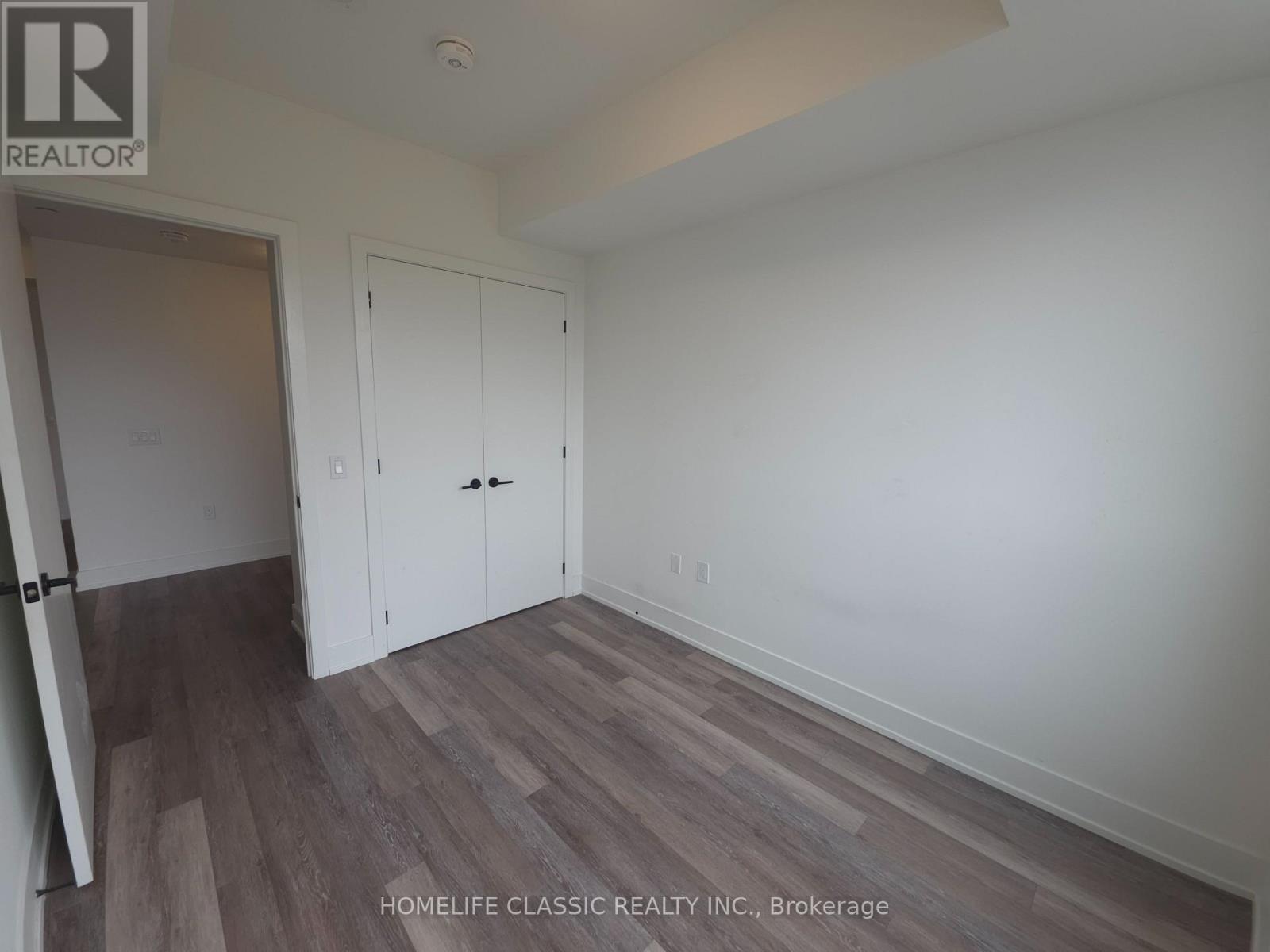 419 - 2075 King Road Property Photo 13