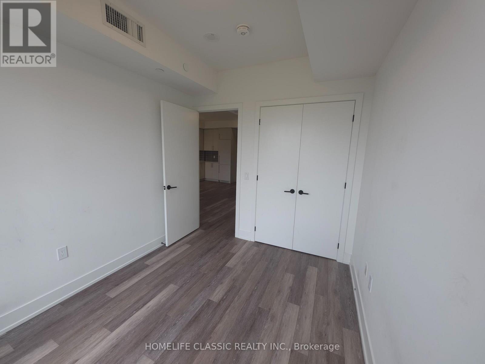 419 - 2075 King Road Property Photo 14