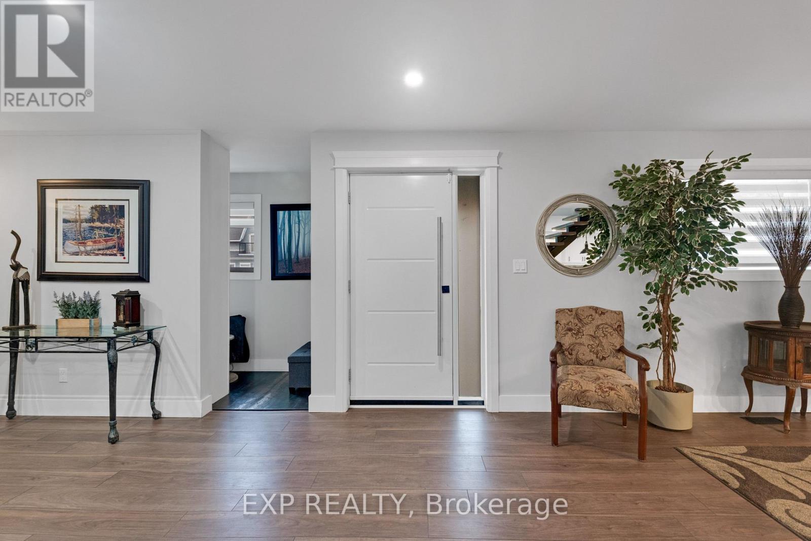 143 Albert Street W Property Photo 3