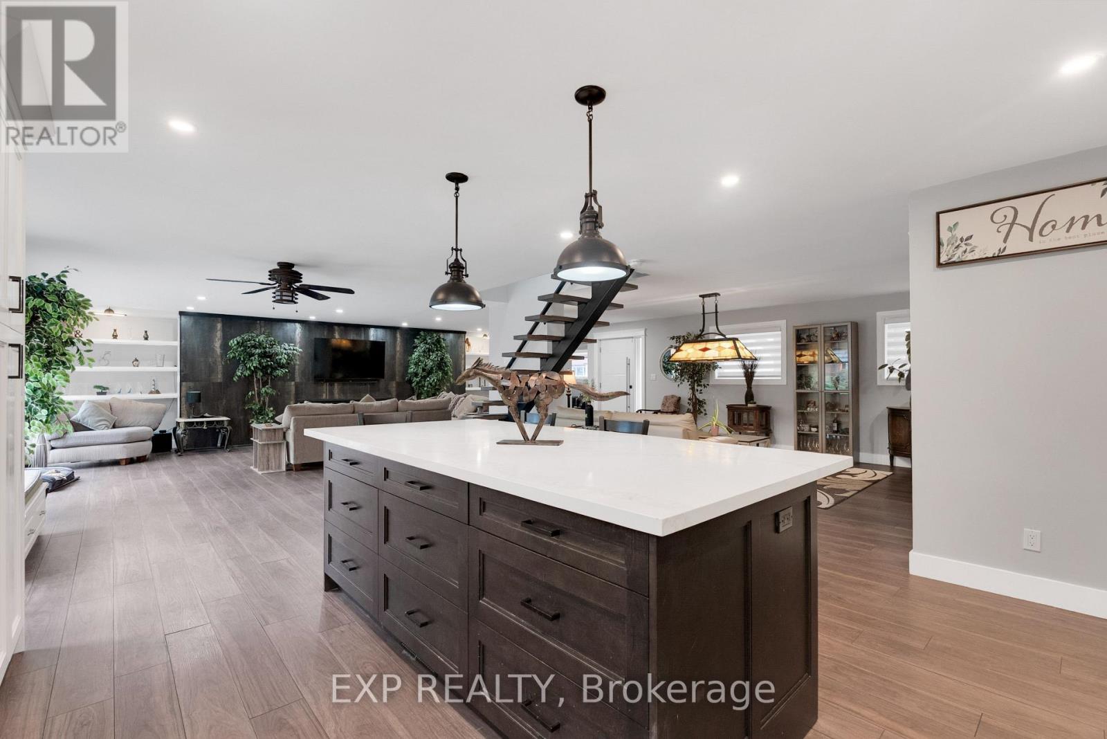 143 Albert Street W Property Photo 10