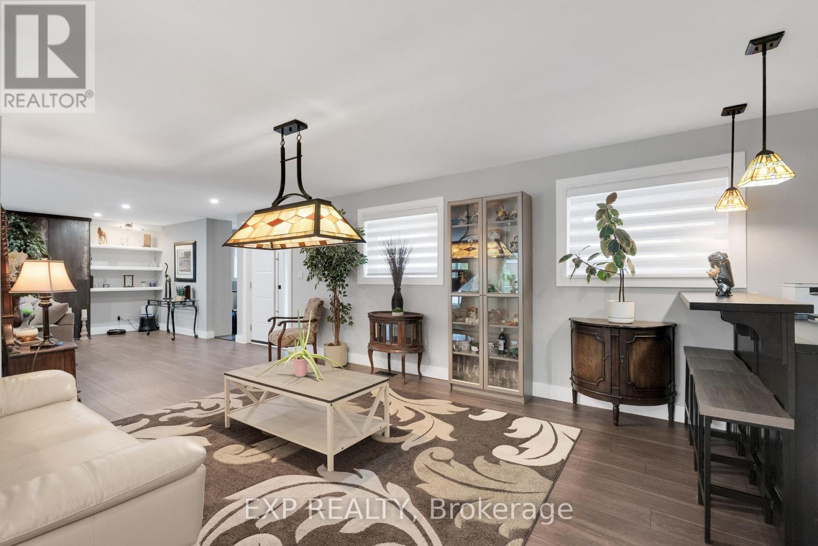 143 Albert Street W Property Photo 11