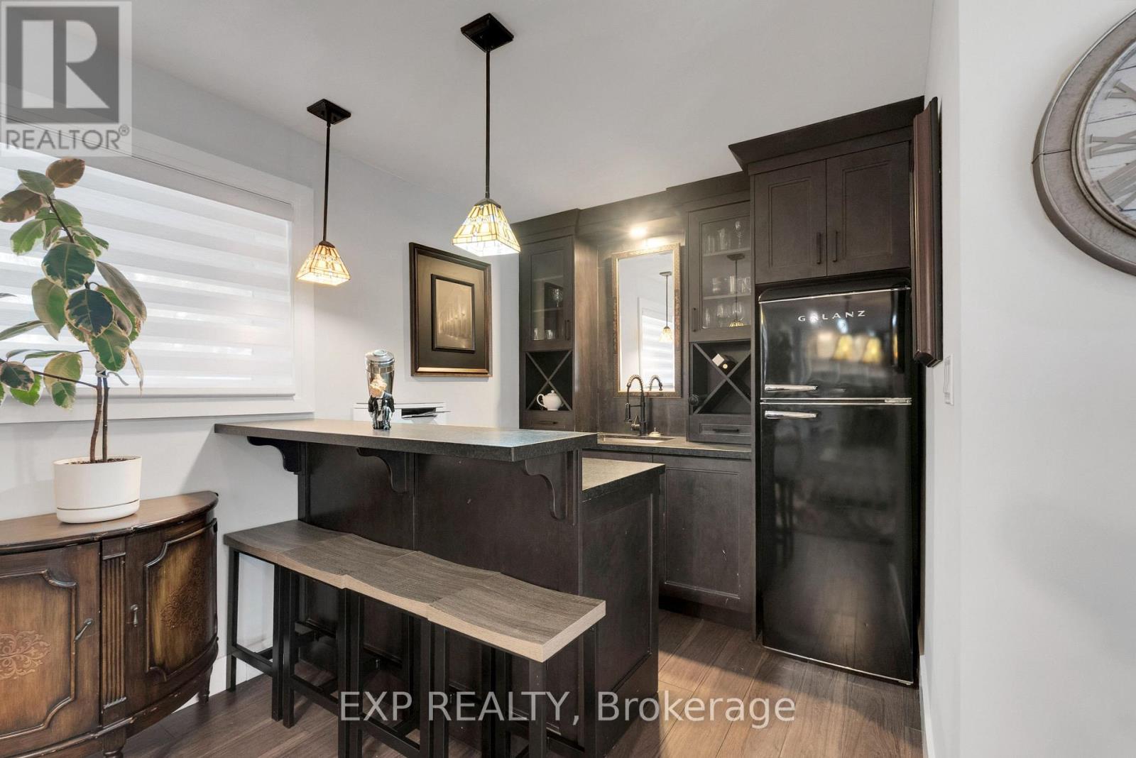 143 Albert Street W Property Photo 12