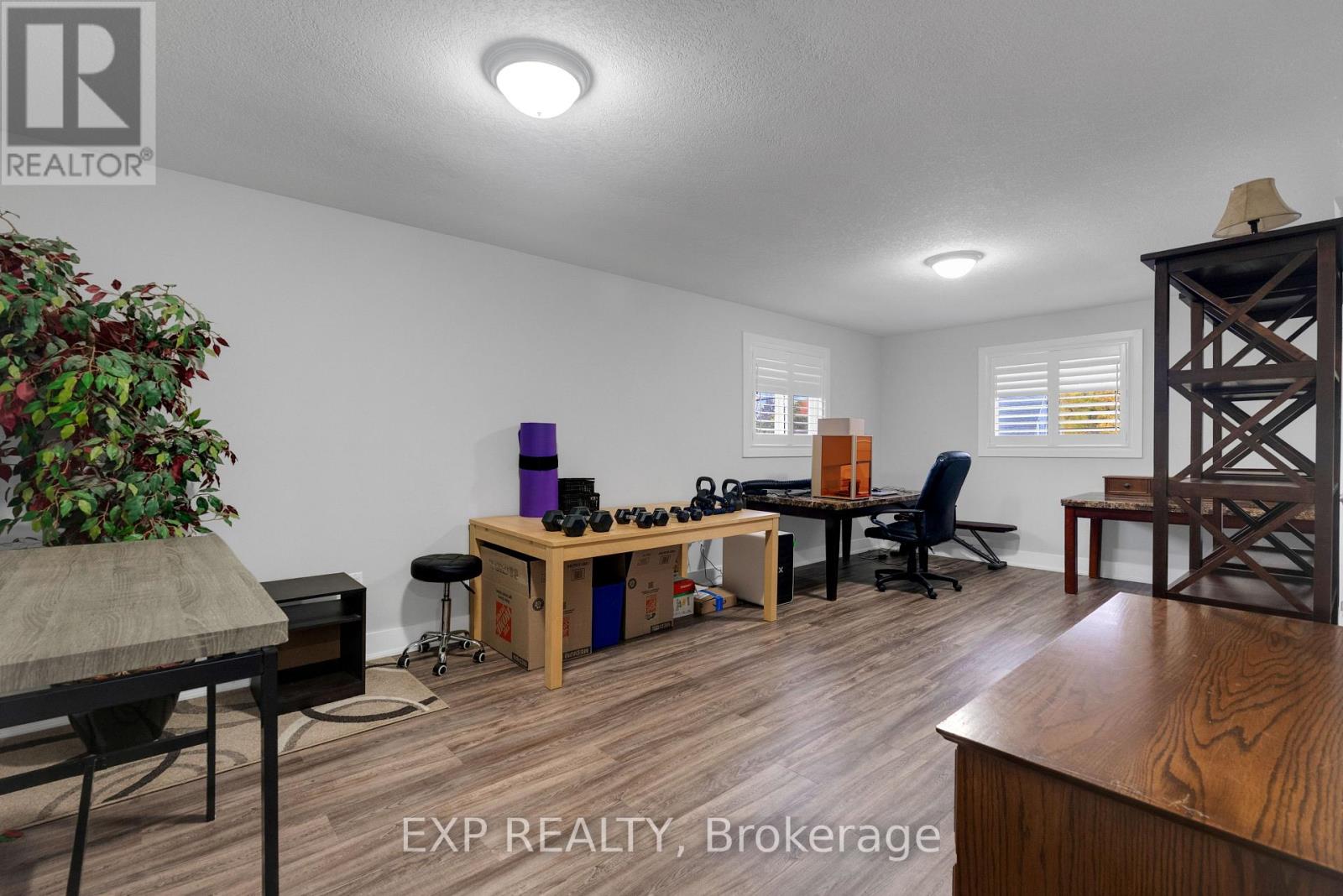 143 Albert Street W Property Photo 22