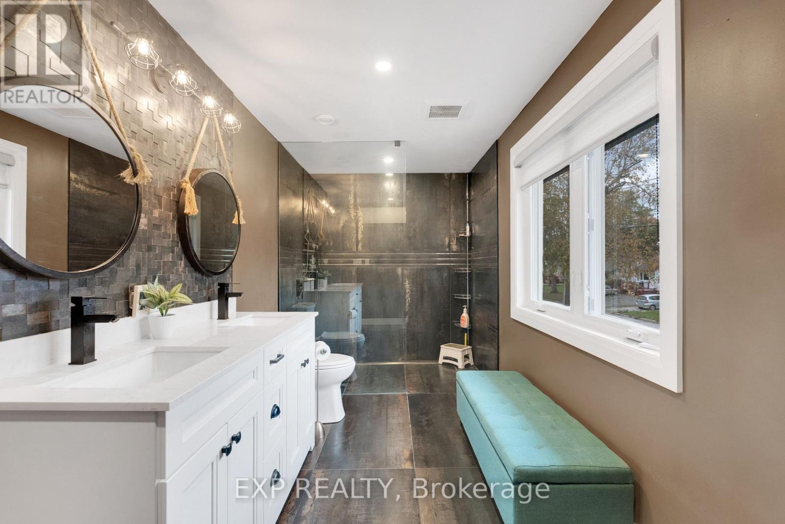 143 Albert Street W Property Photo 36