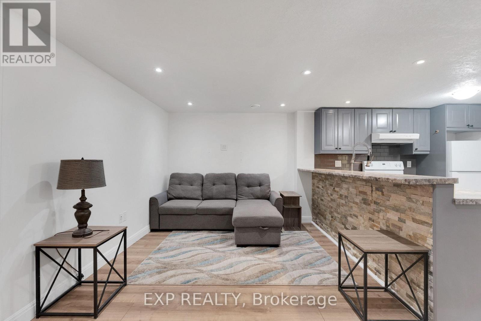 143 Albert Street W Property Photo 41