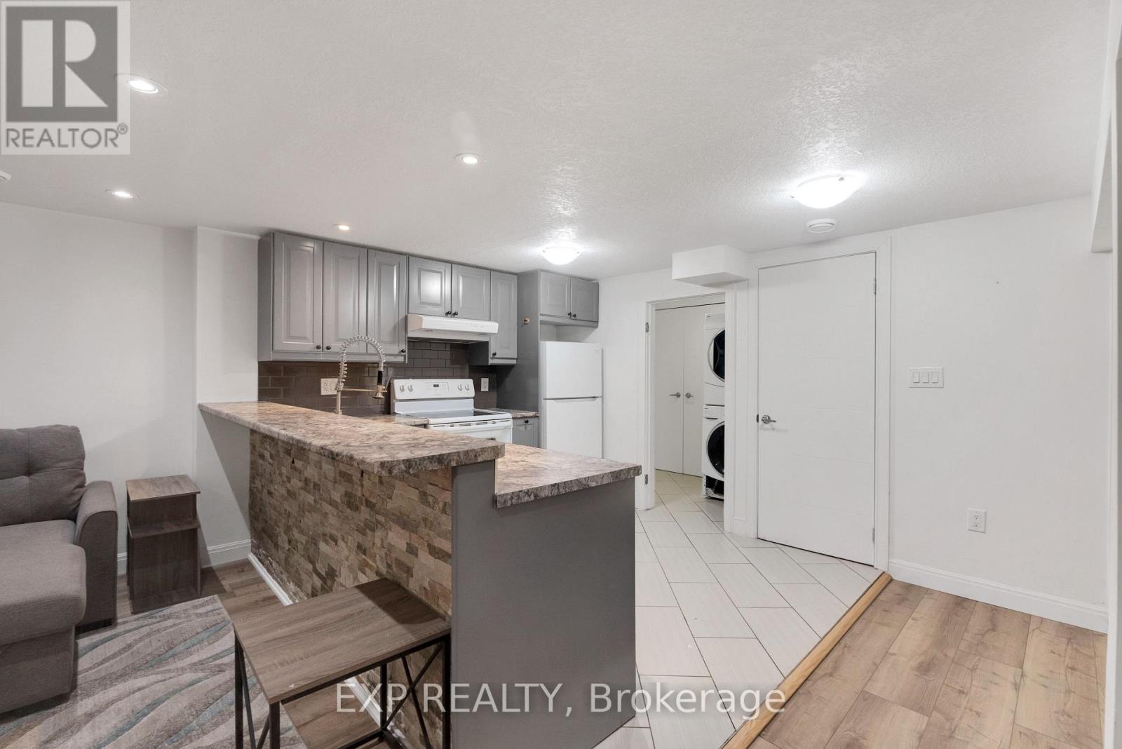 143 Albert Street W Property Photo 42