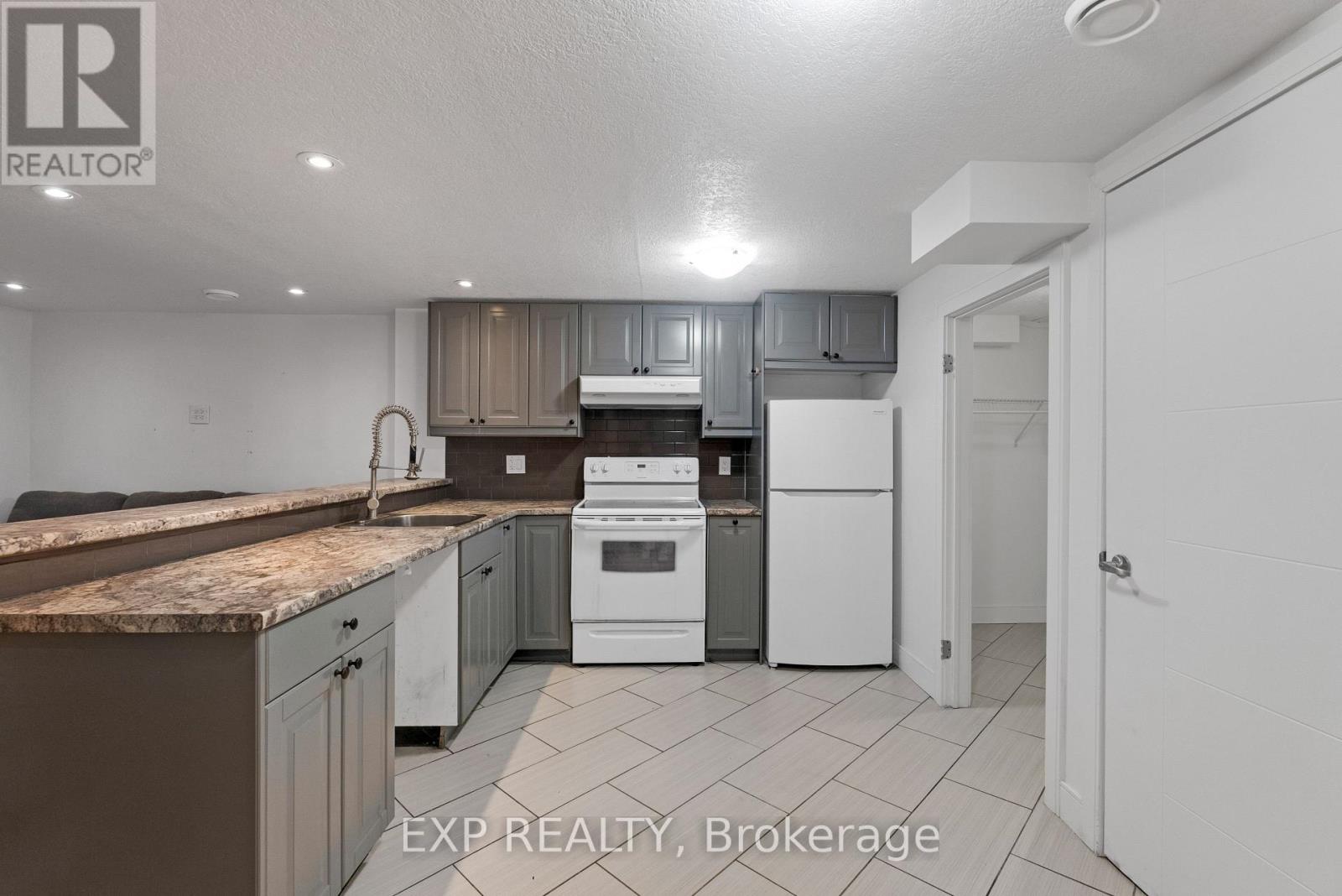 143 Albert Street W Property Photo 43
