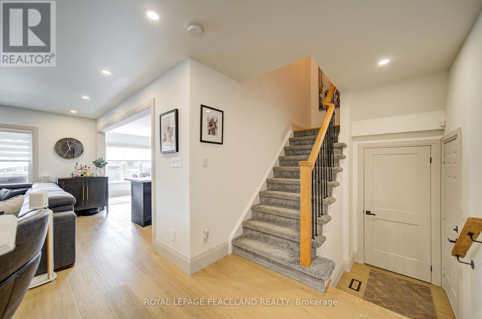 21 Don Hadden Crescent Property Photo 12