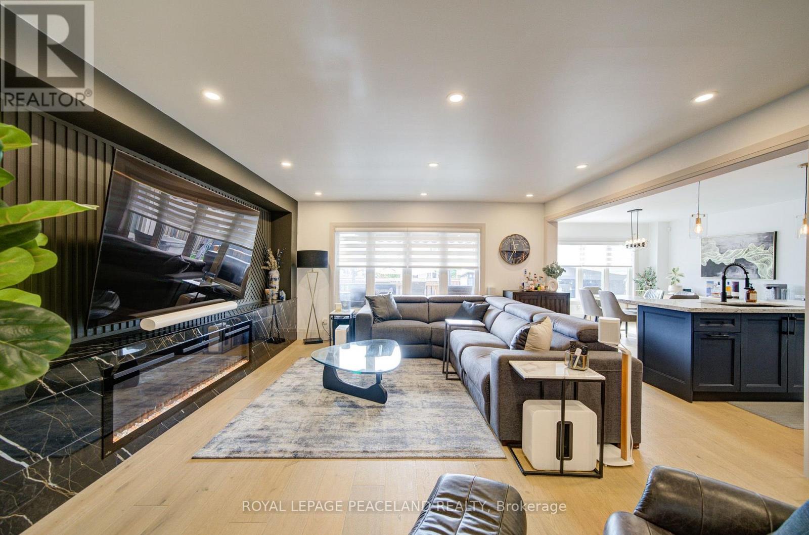 21 Don Hadden Crescent Property Photo 15