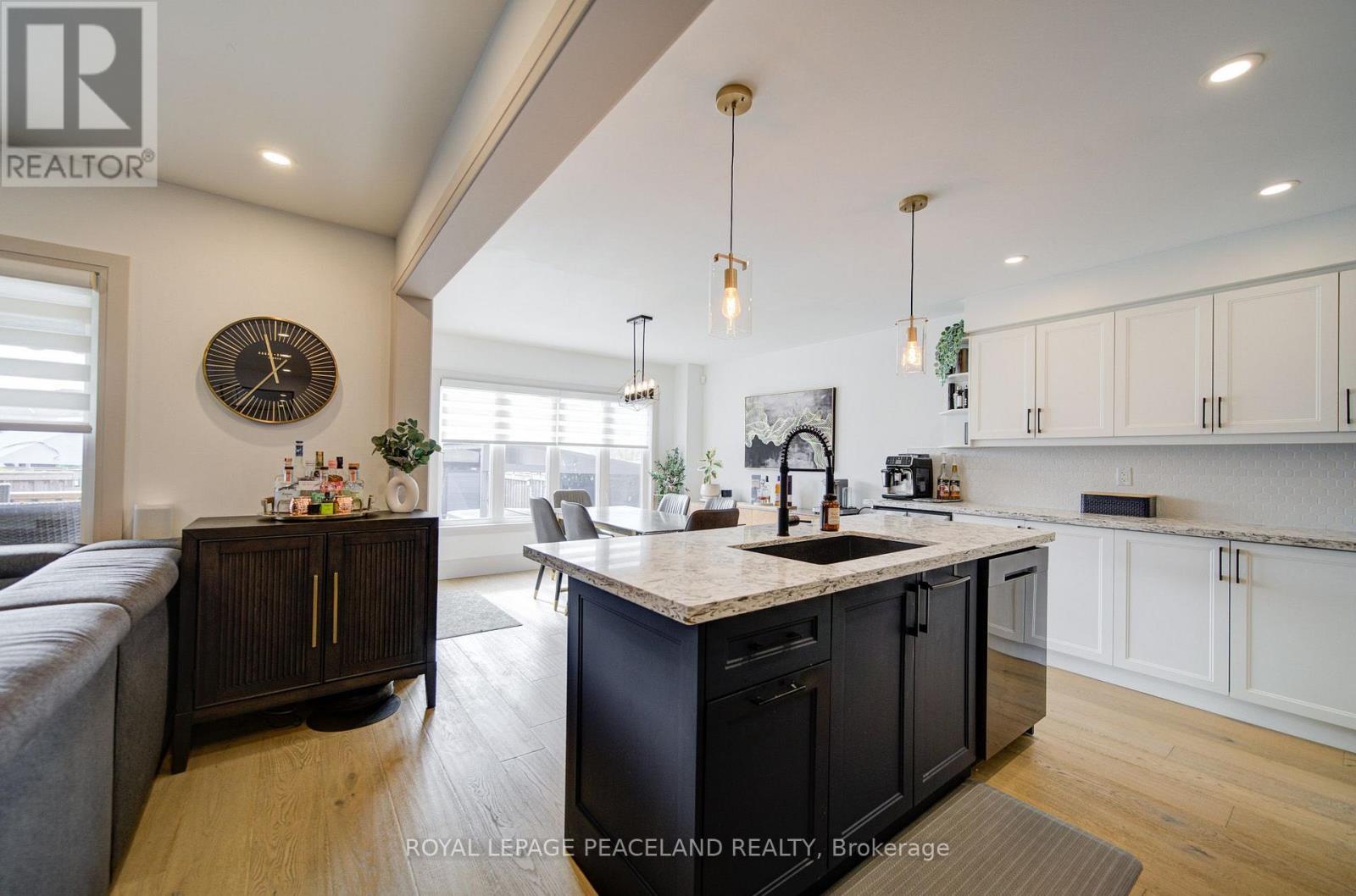 21 Don Hadden Crescent Property Photo 17