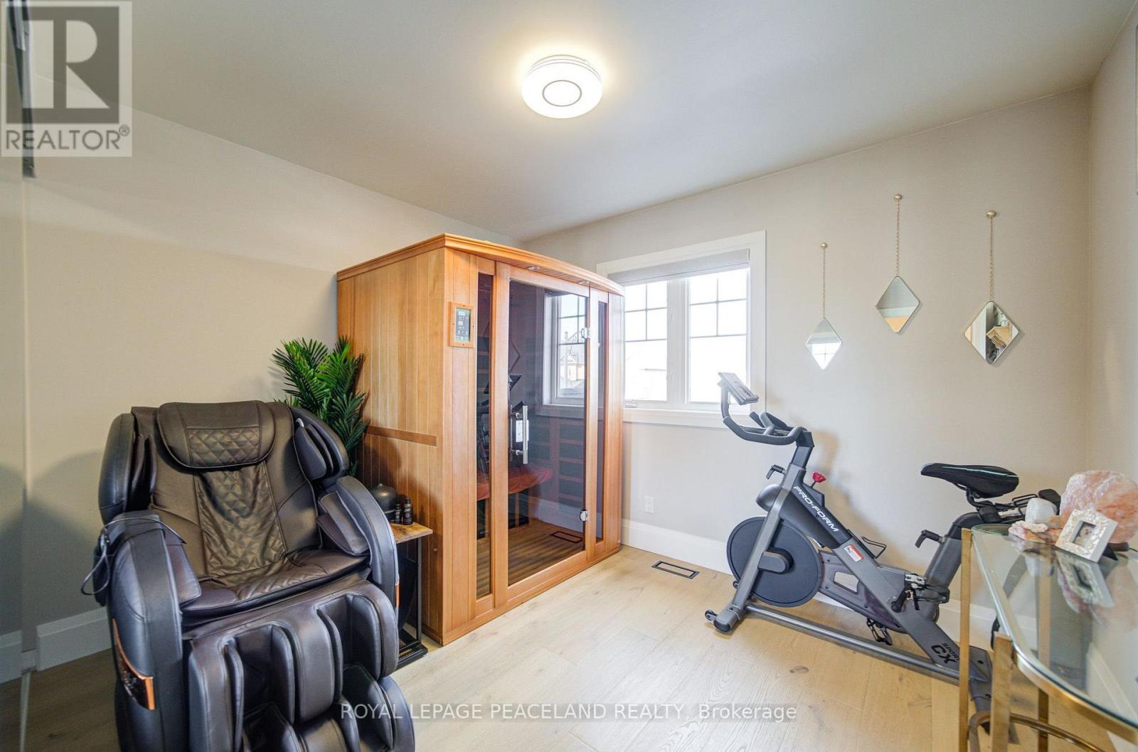 21 Don Hadden Crescent Property Photo 27